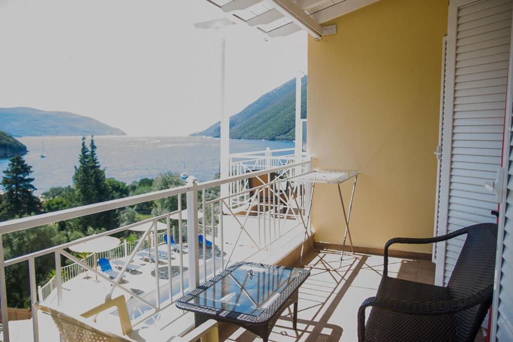 Filoxenia Apartment Yénion Екстериор снимка
