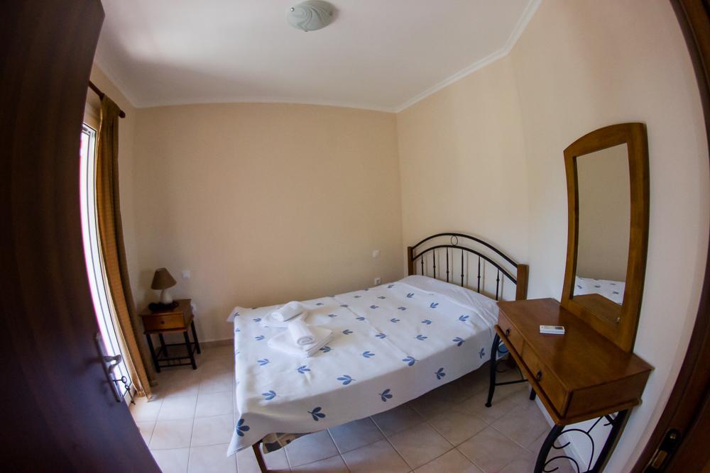 Filoxenia Apartment Yénion Екстериор снимка