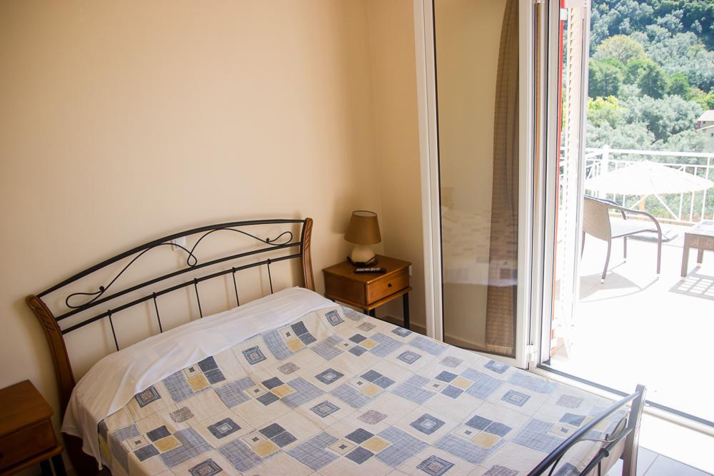 Filoxenia Apartment Yénion Екстериор снимка