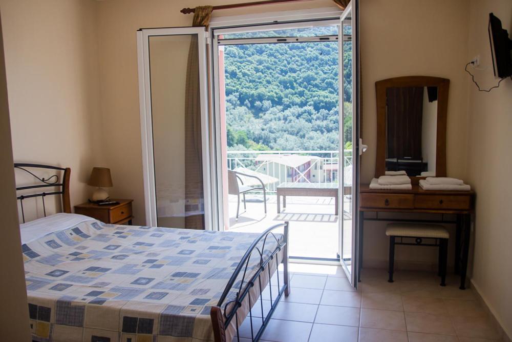 Filoxenia Apartment Yénion Екстериор снимка